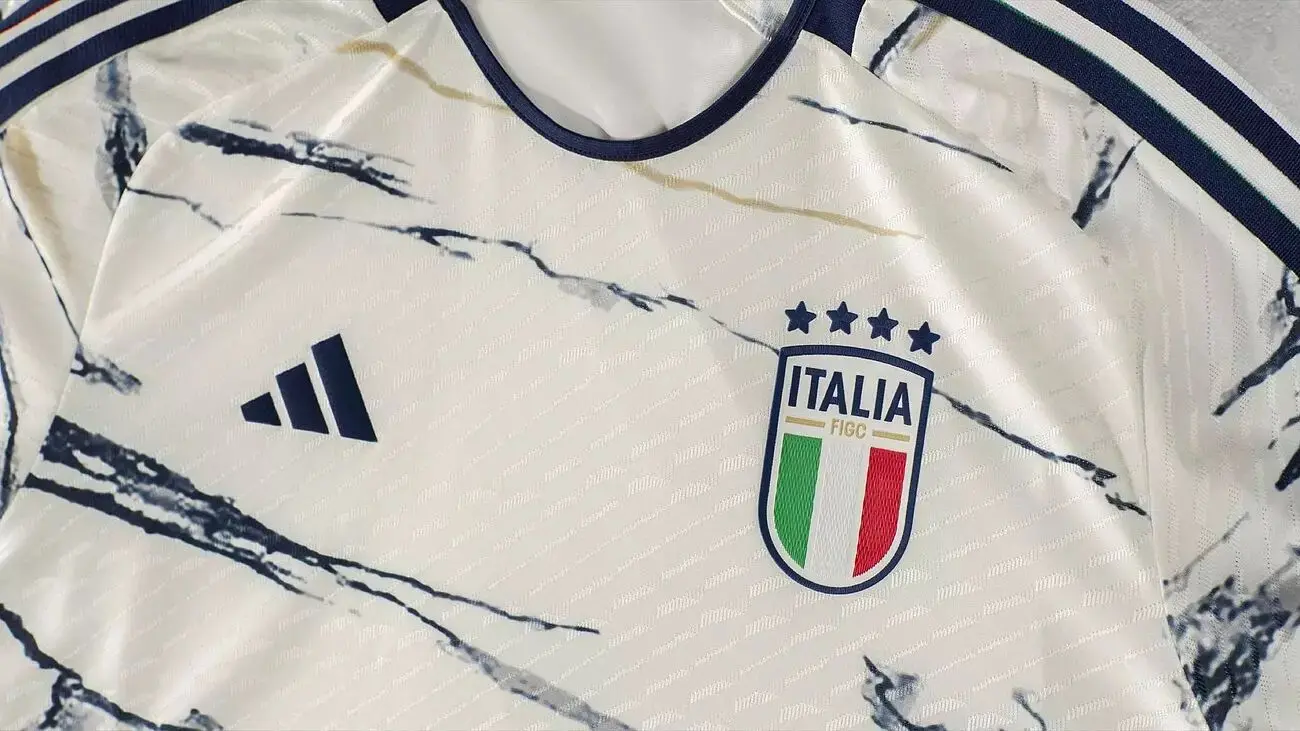 از پیراهن جدید ایتالیا رونمایی شد