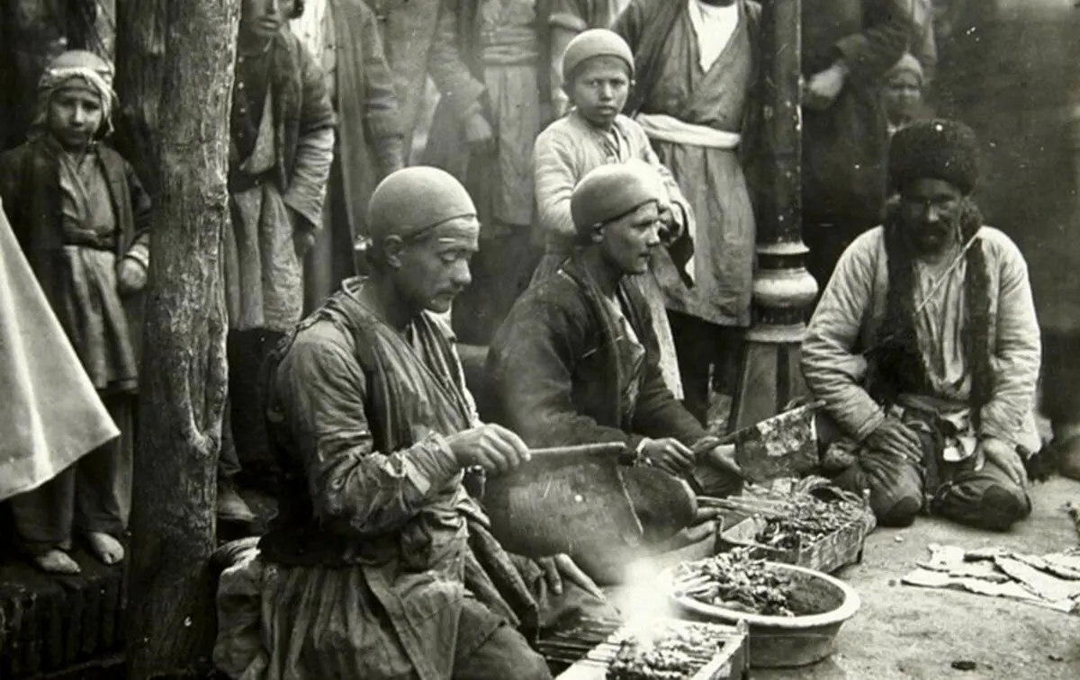 عکس‌های باورنکردنی و دیده‌نشده از بازار تهران در زمان قاجار!
