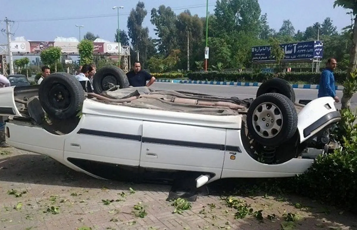 ویدئویی از واژگونی یک خودرو در اتوبان امام علی