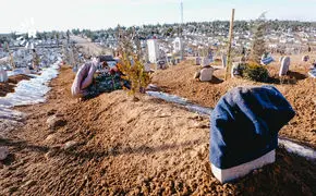 تصاویر دردناک از قبرستان بی نام و نشان از جانباختگان زلزله ترکیه