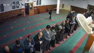 ویدئویی باورنکردنی از حمله به نمازگزاران با اسپری فلفل و تبر در مسجد!