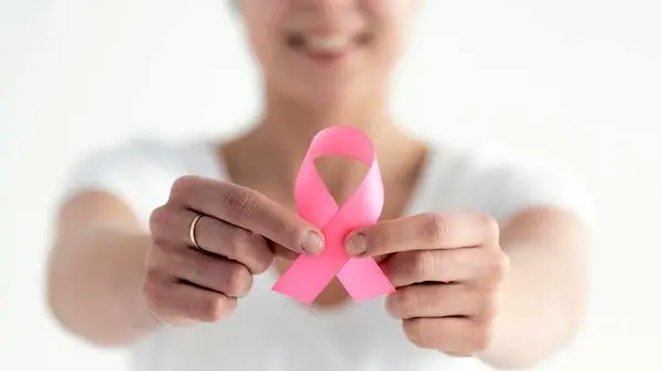 نشانه‌هایی که از سرطان تیروئید خبر می‌دهد را جدی بگیرید