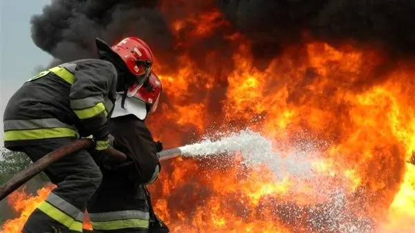 اولین ویدئو از آتش‌سوزی چندین لنج در روستای سلخ قشم