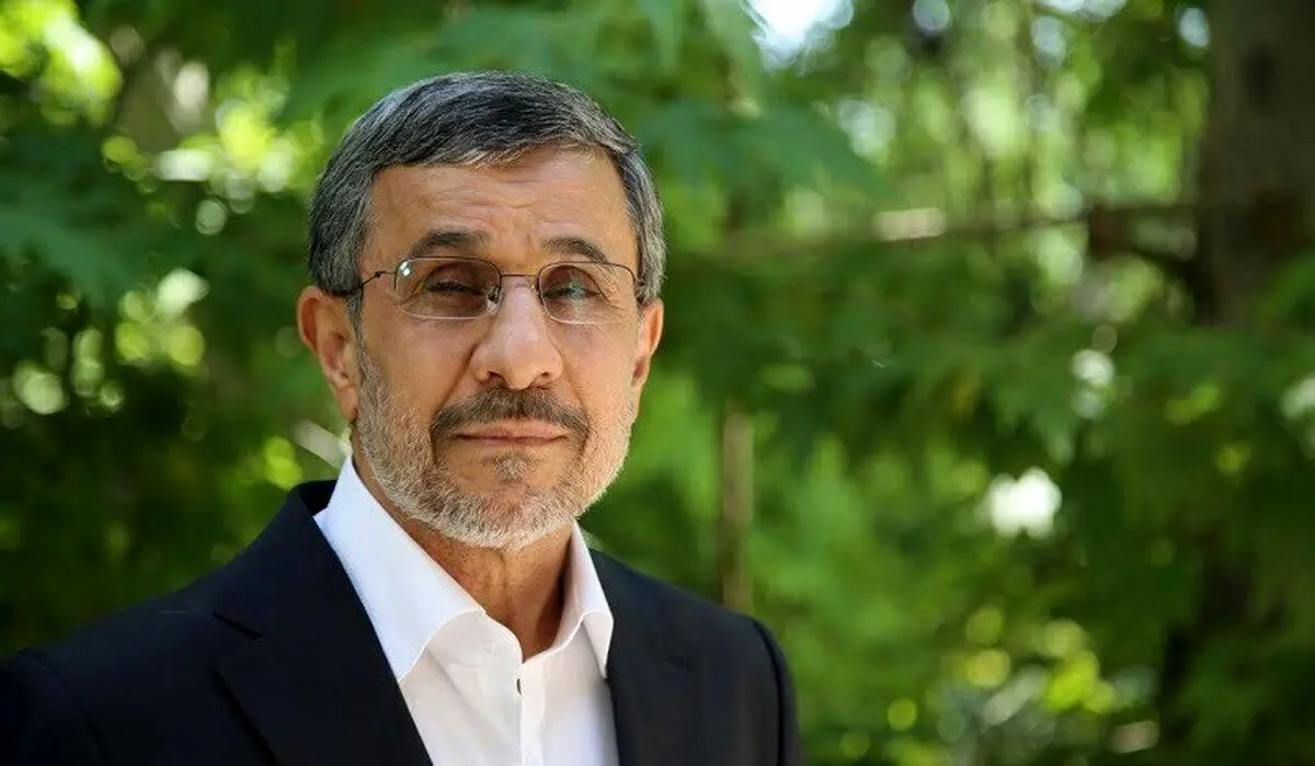احمدی‌نژاد در‌ حرم امام خمینی+عکس