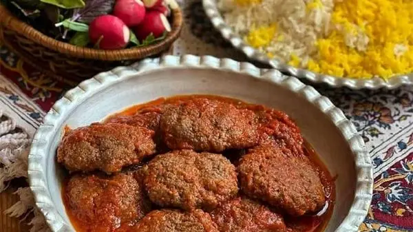 آموزش تهیه سالاد الویه با یک روش جدید با طعمی بی‌نظیر! + ویدئو