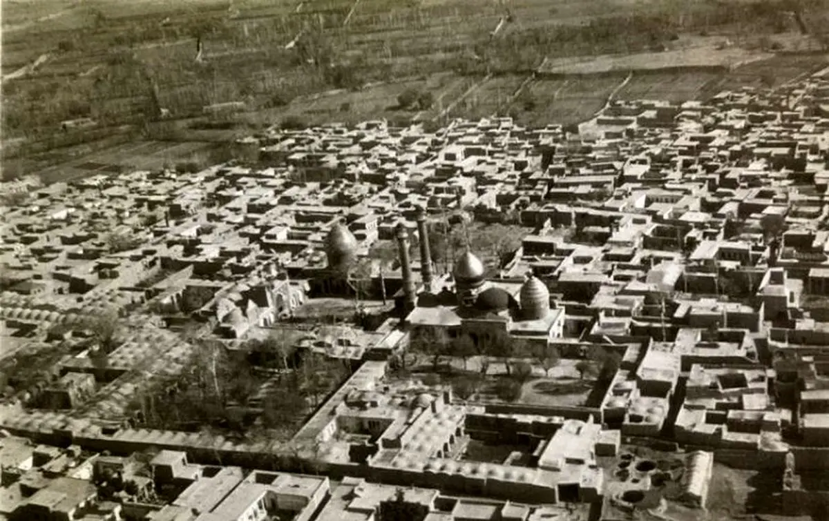 عکس زیرخاکی از شهرری و حرم در دهه ۴۰
