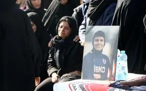 تشییع پیکر ملیکا محمدی در بم