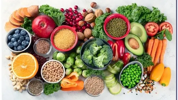 خوردن ماست؛ سبزی یا سالاد با غذا مفید است یا خیر؟!