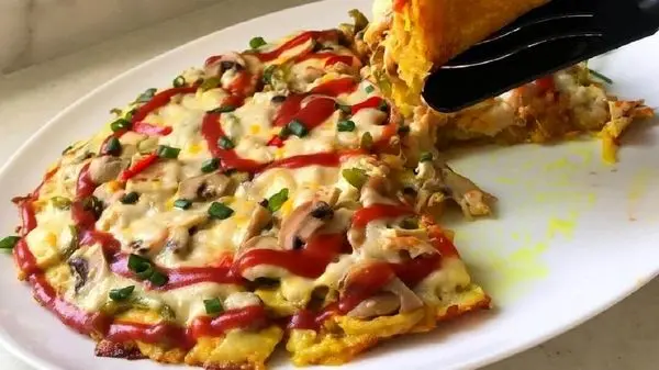 آموزش ساده پخت پیتزا در تابه با نان لواش + ویدئو