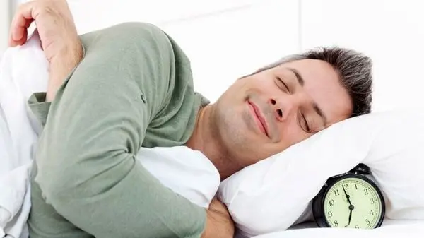 ترفندهای ساده که کمک می‌کند راحت‌تر بخوابید