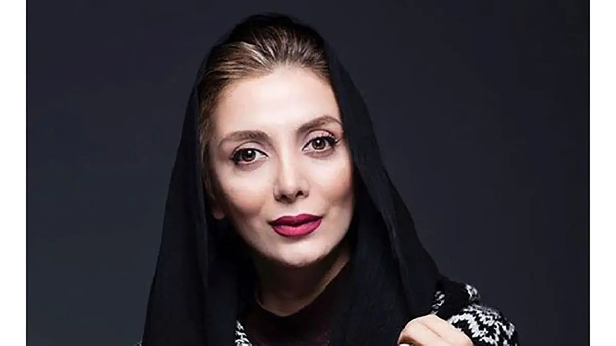 ویدئوی جنجالی از رقص خانم بازیگر ایرانی با لباس‌های منشوری!
