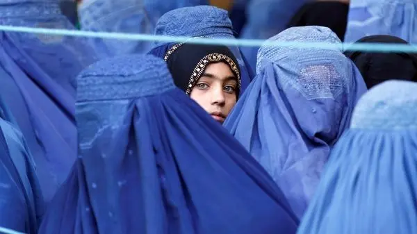 حمایت دانشجویان پسر در افغانستان در اعتراض به ممنوعیت تحصیل برای دختران + ویدئو