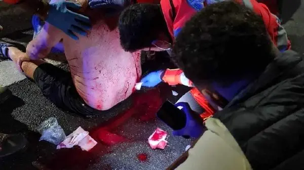 درگیری شدید هواداران میلان و پاری‌سن‌ژرمن؛ یکی از پاریسی‌ها با چاقو زخمی شد + ویدئو