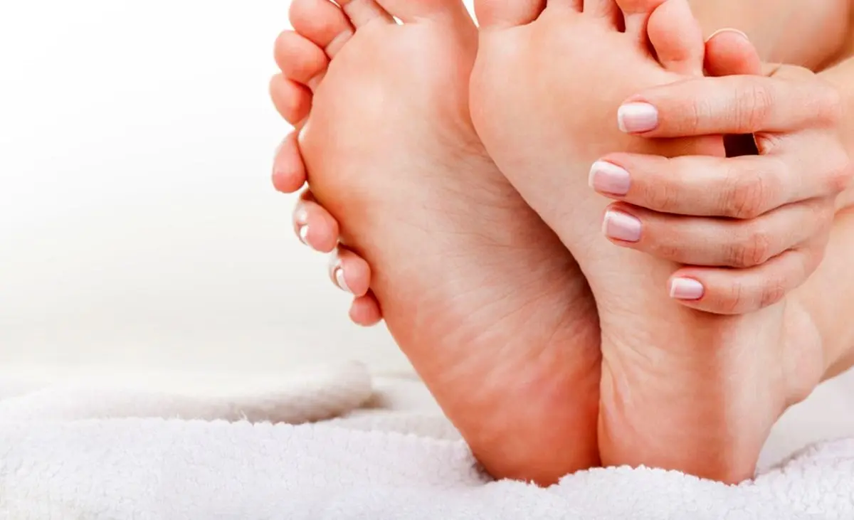 خواب‌رفتگی پاها نشانه کمبود کدام ویتامین است؟