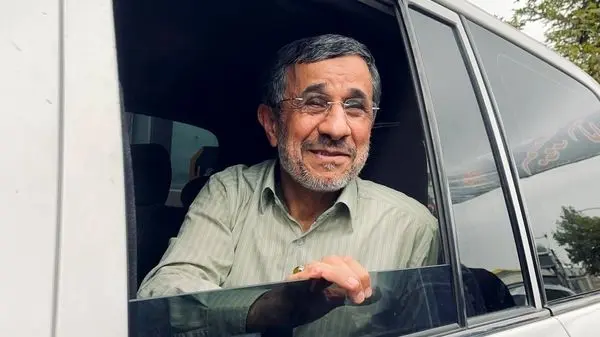 گمانه‌زنی باورنکردنی درباره علت ممنوع‌الخروجی احمدی‌نژاد