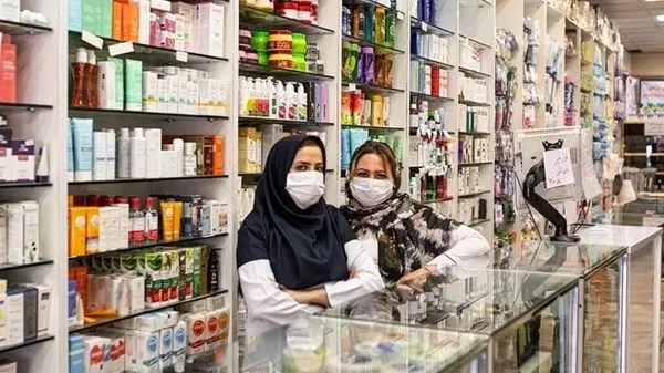 واکنش سازمان غذا و دارو به خبر رعایت حجاب در داروخانه‌ها: منظور تفکیک پرسنل و مسئول فنی است