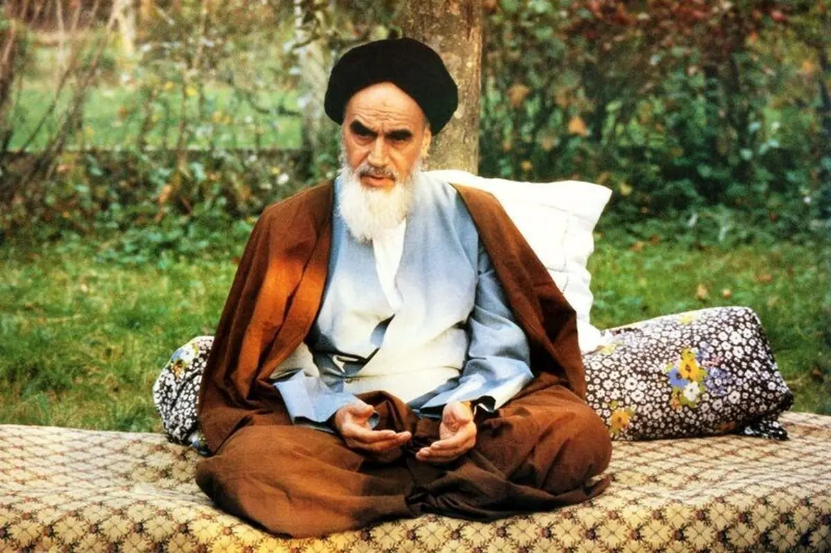 ذوق‌زدگی جوان ایرانی از دیدن بدلِ امام خمینی در خیابان! + ویدئو