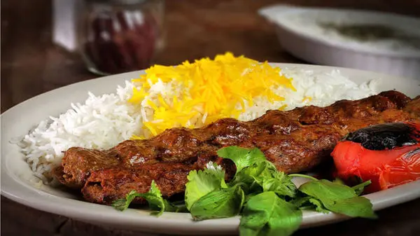 ویدئویی جالب از ذوق‌زدگی یک آمریکایی از حضور در رستوران ایرانی