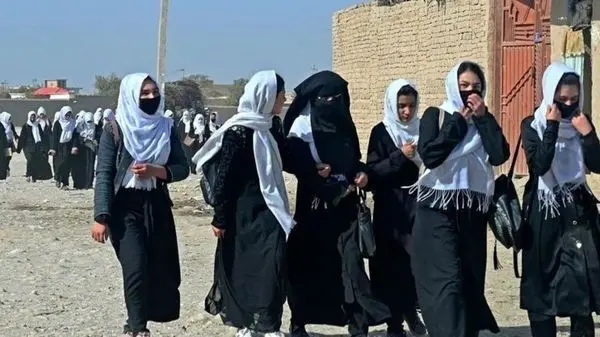 بسترهایی برای آموزش دختران دانشجوی افغانستانی در ایران فراهم شود