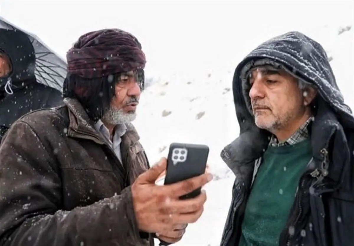 ویدئویی از پشت صحنه بامزه سریال نون خ در برف و شرایط سخت