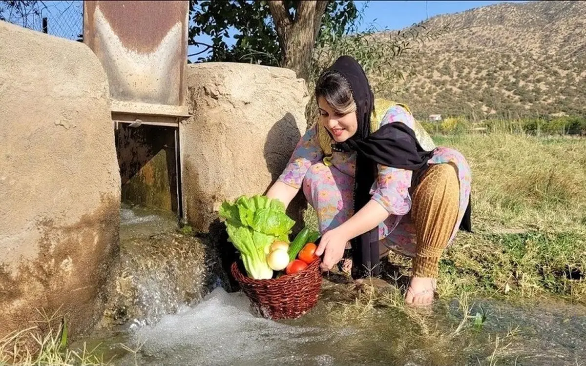 ویدئوی تماشایی از پخت چلو مرغ ذغالی به سبک کدبانوی روستایی کردستانی