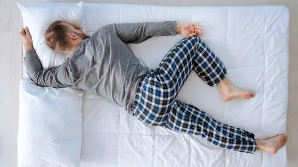 بهترین حالت خوابیدن برای محافظت از مغز کدام است؟