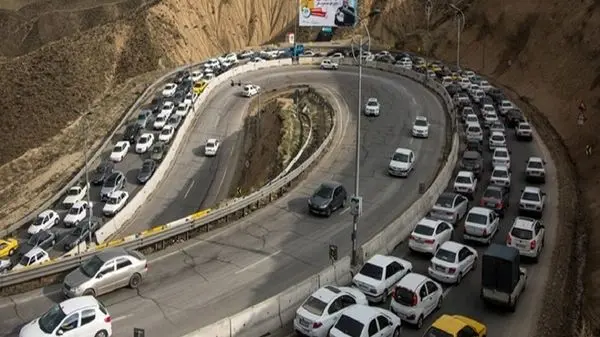 جاده چالوس و اتوبان تهران شمال یک طرفه شد