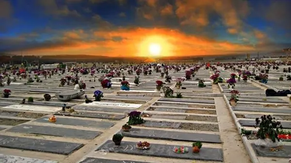 ویدئو: سنگ قبر ۴۵۰ میلیون تومانی در تهران