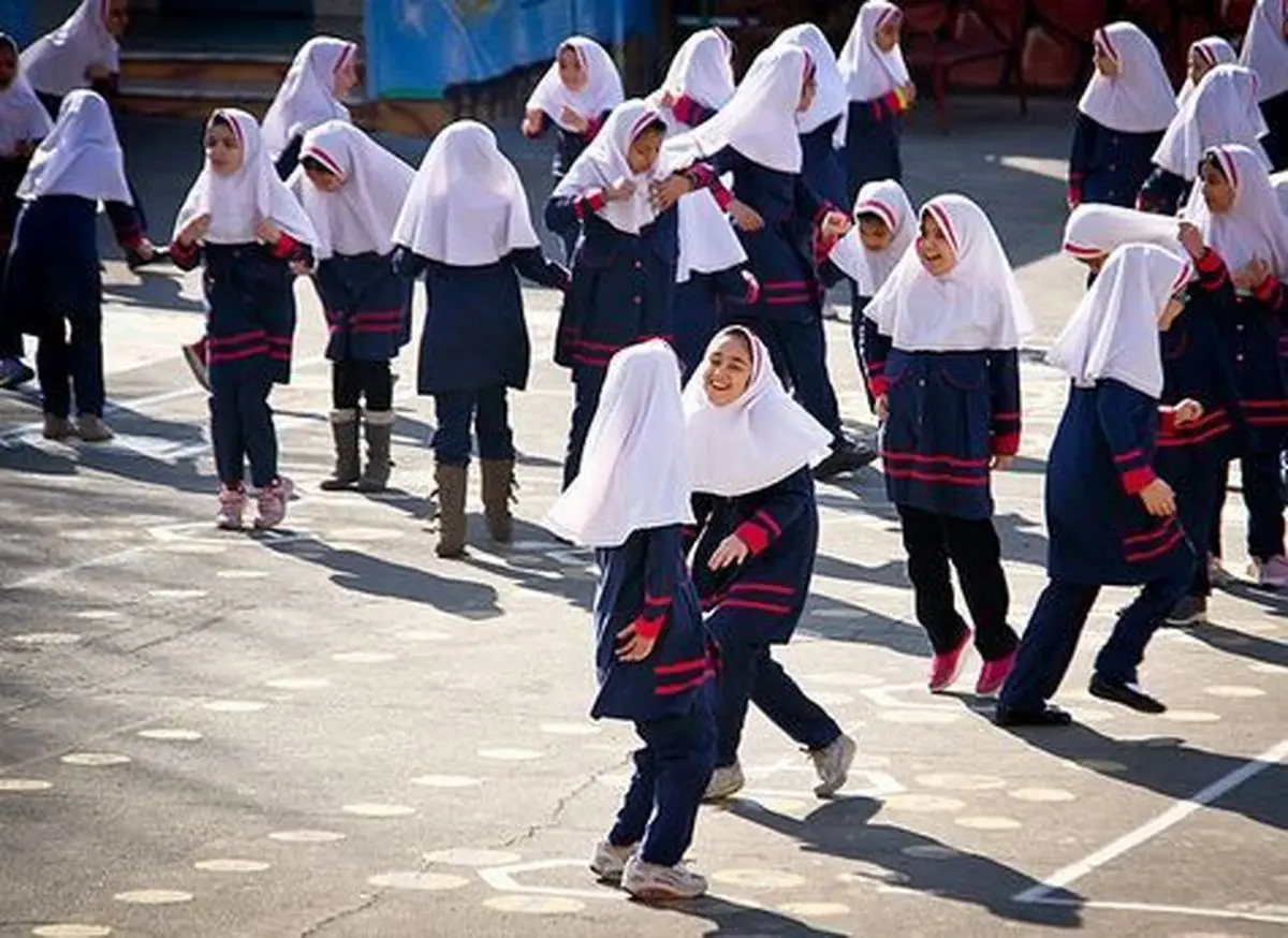 اخراج مدیر مدرسه دخترانه بخاطر رقص دانش‌آموزان با آهنگ دافی! + ویدئو