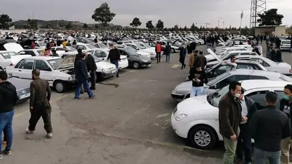 عرضه محصولات ایران خودرو در بورس کالا