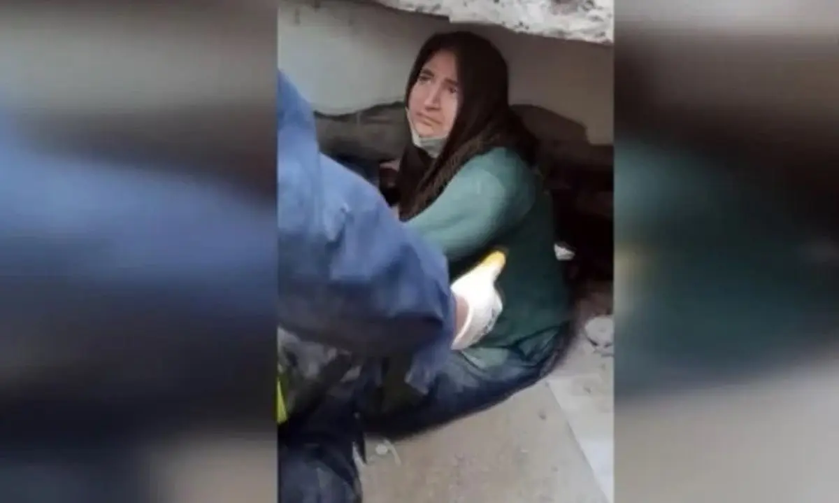 زنی بعد از ۲۸ ساعت از زیر آوار حاضر نشد بدون حجاب بیرون بیاید! + ویدئو