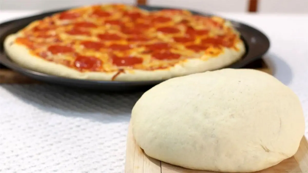 آموزش تهیه خمیر پیتزا با پلاستیک فریزر زیر یک دقیقه! + ویدئو