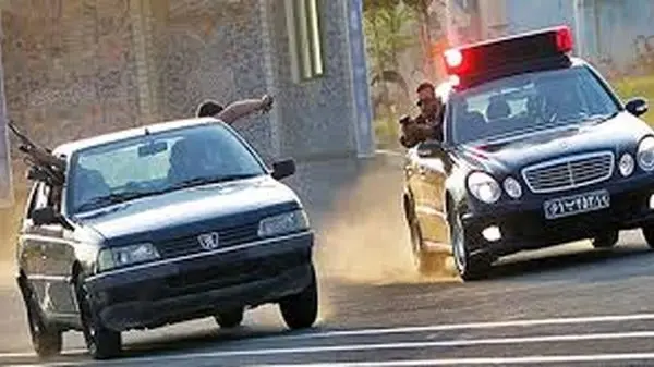 ویدئوی باورنکردنی از تعقیب و گریز دزد و پلیس در خیابان‌های تهران به روش فیلم‌های هالیوودی!