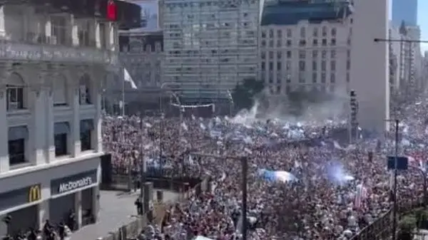جشن در رختکن تیم ملی فوتبال آرژانتین پس از قهرمانی+ویدئو