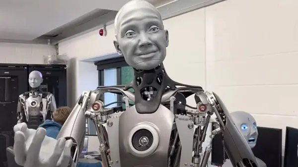 ساخت ربات‌هایی انسان‌نما که با انسان مو نمی‌زنند!