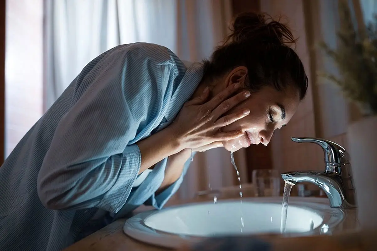 از این ۵ اشتباه هنگام شستن صورت خودداری کنید!