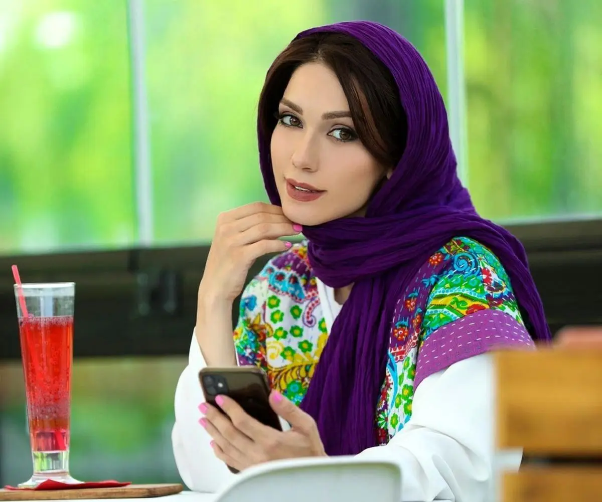 عکسِ جدید شهرزاد کمال‌زاده، بازیگر سریال گاندو با یک استایل سنتی در ترکیه