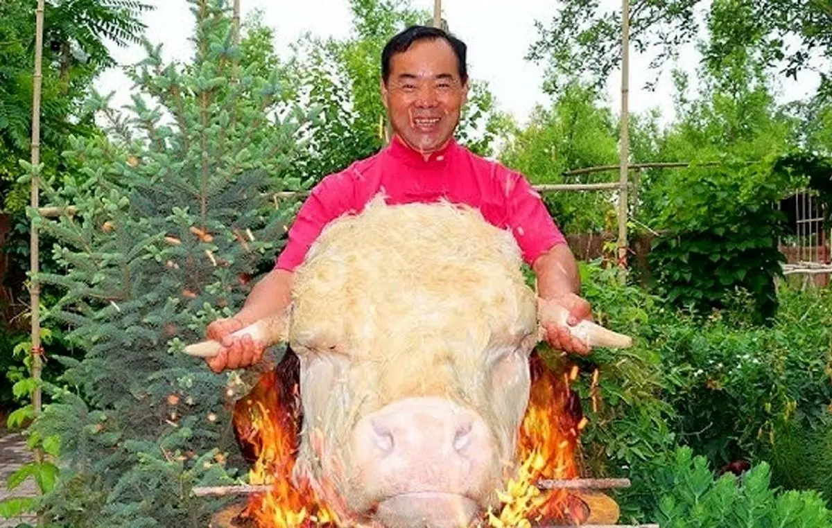 ویدئویی جالب از طبخ کله پاچه گاو در چین!