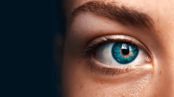 علت اصلی خشکی چشم چیست؟ بهترین درمان کدام است؟