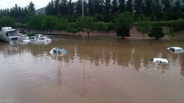 ویدئو: الهیه مشهد زیر آب!