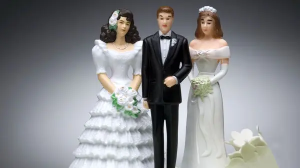 ماجرای ازدواج عجیب‌وغریب یک مرد هرمزگانی با ۹ زن! + ویدئو