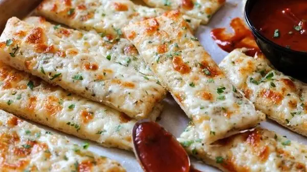 آموزش تهیه خمیر پیتزا با پلاستیک فریزر زیر یک دقیقه! + ویدئو