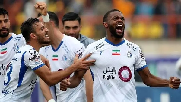 ویدئو: بهت و حیرت عادل فردوسی‌پور از اشتباهات ناتمام داوری در فوتبال ایران
