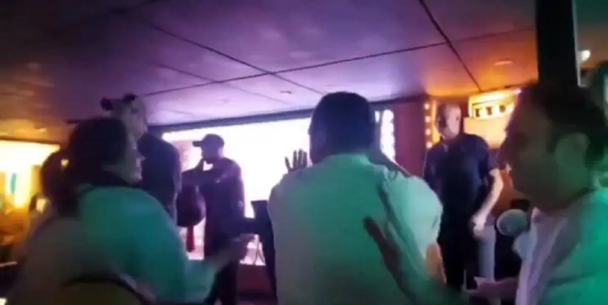 جنجال رقص مختلط در کشتی تفریحی در سفر نوروزی جنوب ایران!