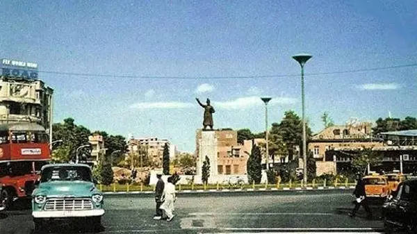 تصاویر جالب از میدان توپخانه ۷۷ سال قبل