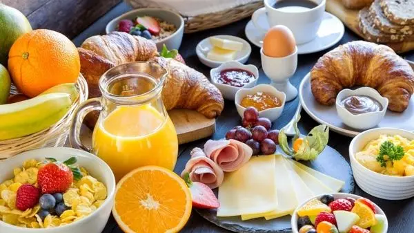 وعده صبحانه کامل و سالم شامل چه مواد غذایی است؟