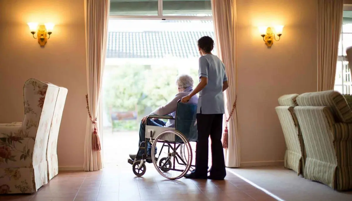 مزایا و معایب خانه سالمندان برای نگهداری افراد مسن