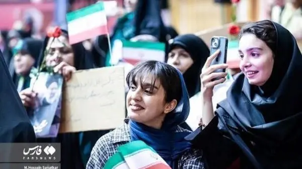 جلوگیری از رای دادن شهروند تهرانی جنجالی شد! + عکس