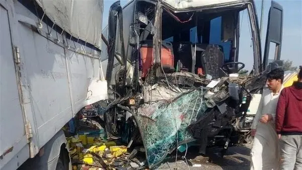 ویدئو: پرت شدن راننده اتوبوس به بیرون و نجات جان مسافران توسط یک مسافر!