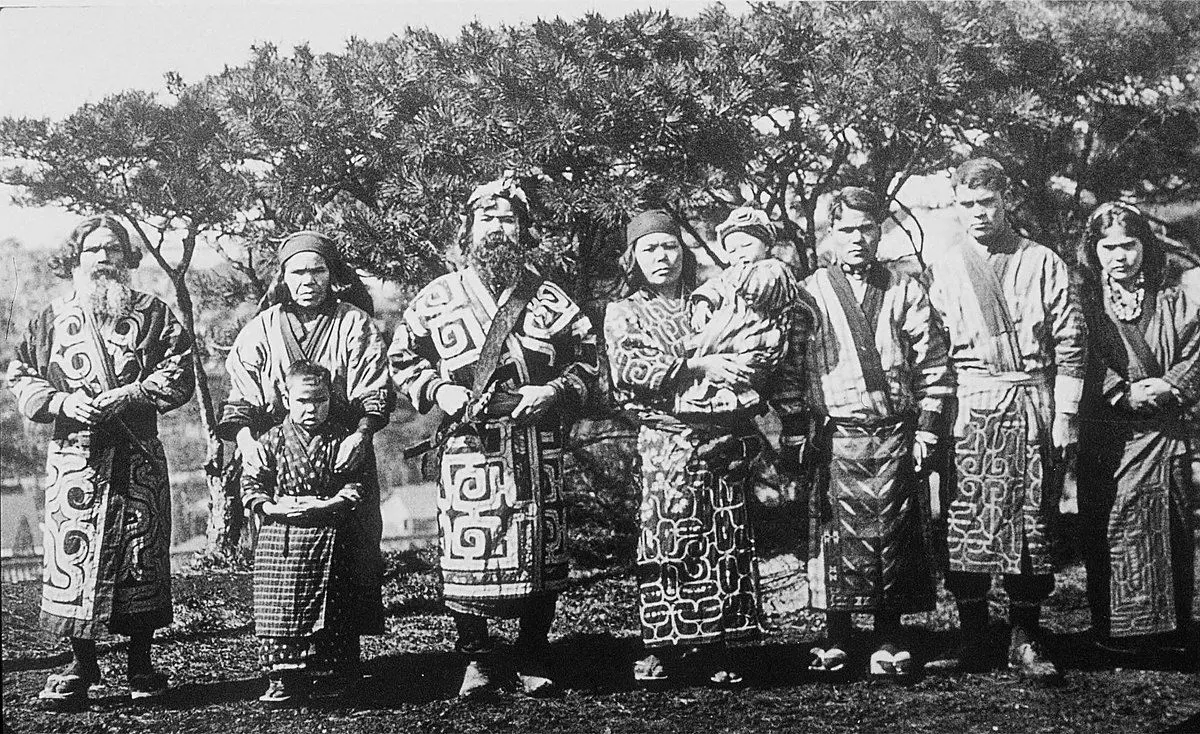 زنان قبیله‌ای در ژاپن با این مُد متفاوت دلربایی می‌کنند
